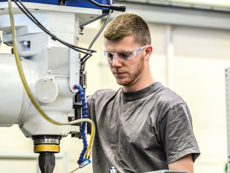 Apprenticeships And Its Benefits In Engineering